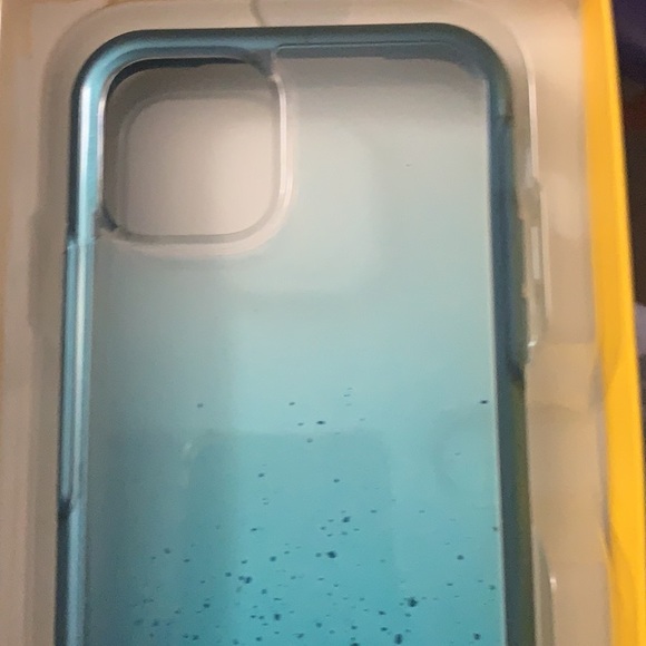 iPhone 11 Pro case - Picture 2 of 4